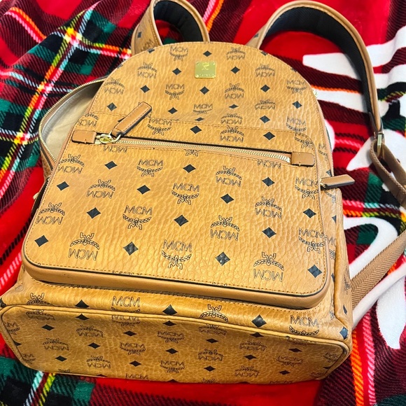 MCM - Stark Visetos Logo Monogram Backpack - Picture 2 of 12